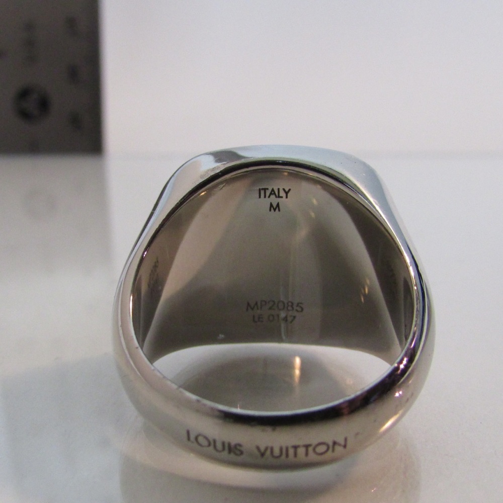 Silver LOUIS VUITTON Chevalier Monogram Ring - Picture 3 of 6